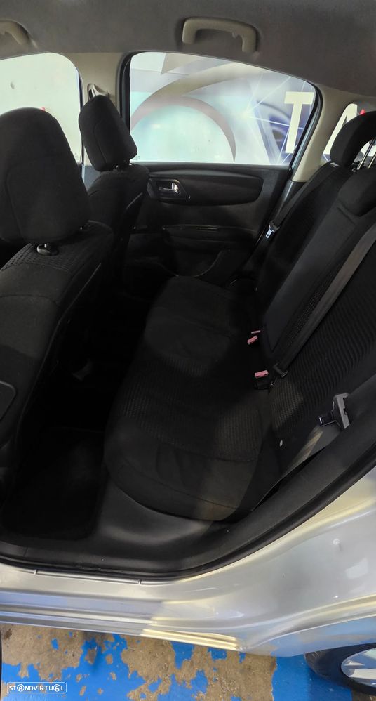 Citroën C4 1.6 HDi VTR Pack - 6