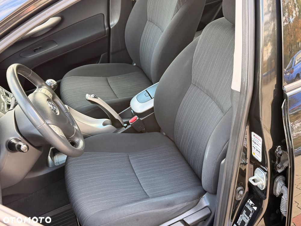 Toyota Auris - 15
