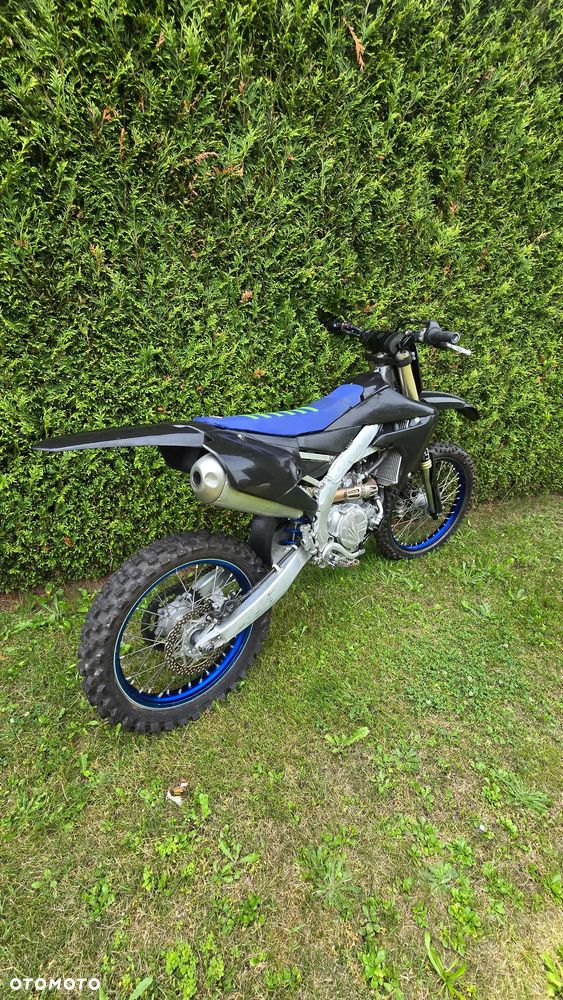 Yamaha YZF - 3