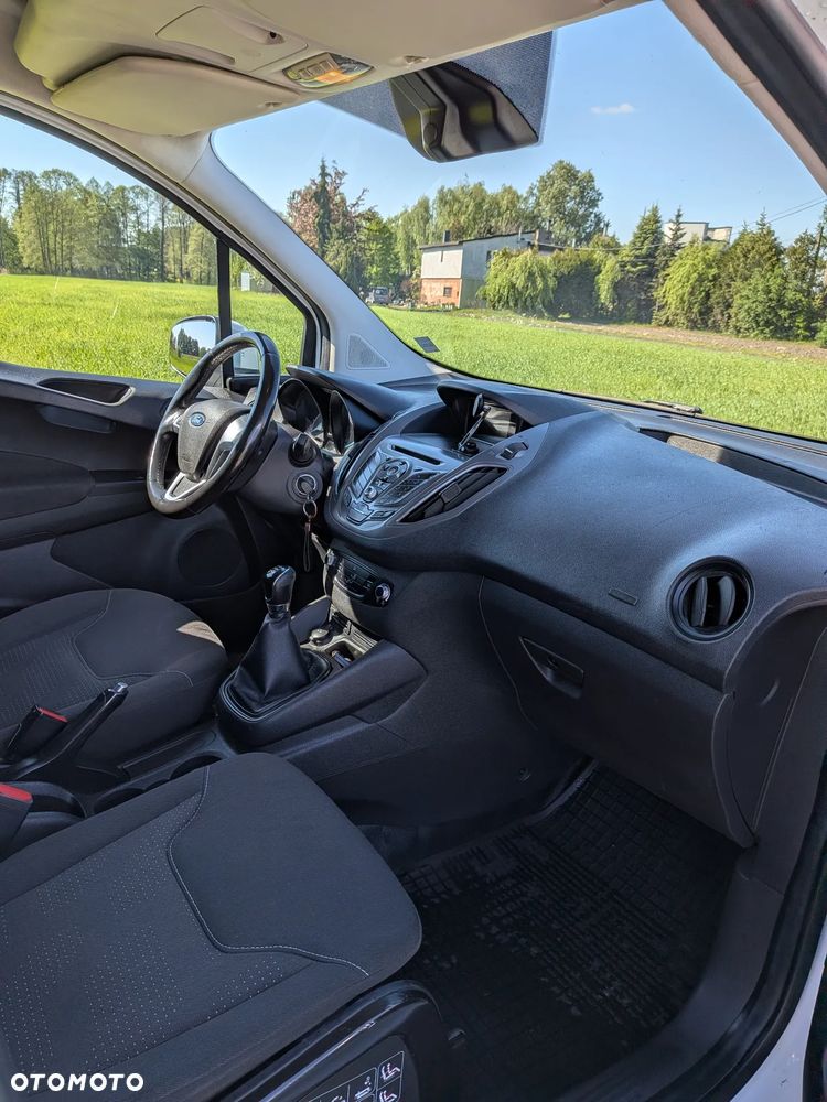 Ford Transit Courier - 8