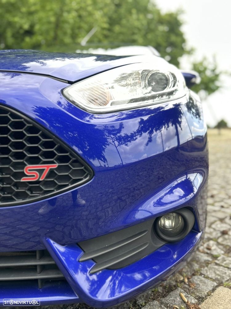 Ford Fiesta 1.6 EcoBoost ST - 19