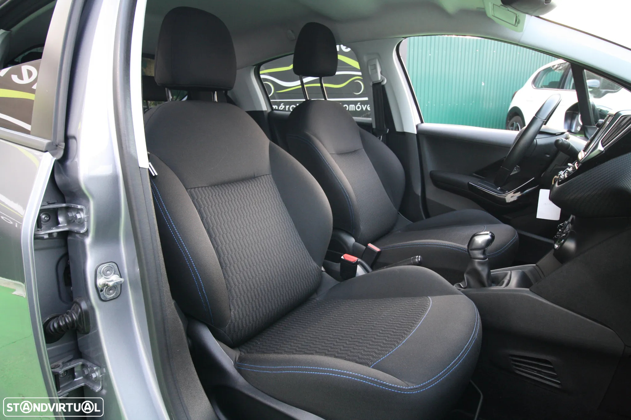 Peugeot 208 1.5 BlueHDi Signature - 24