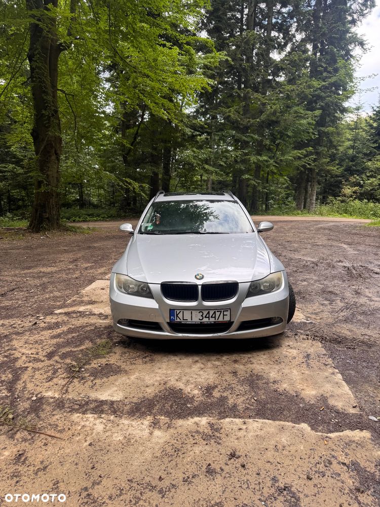 BMW Seria 3 320i - 5