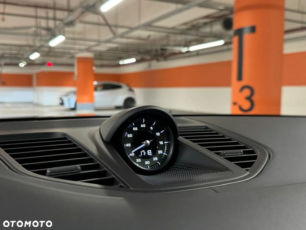 Porsche Panamera 4 E-Hybrid PHEV - 33