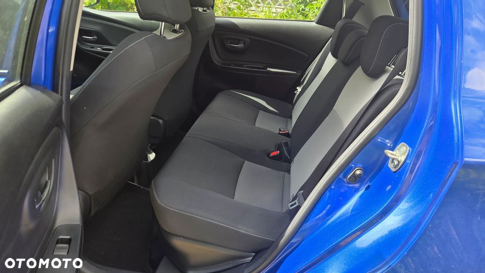 Toyota Yaris Hybrid 100 Premium - 7