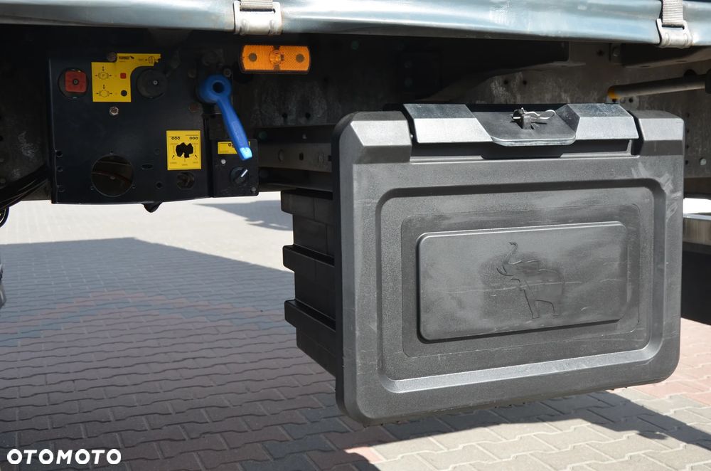 Schmitz Cargobull VARIOS / 2 POZIOMY JAZDY / OŚ PODNOSZONA / DACH POD. / CODE XL / OCYNK / 7055 - 7