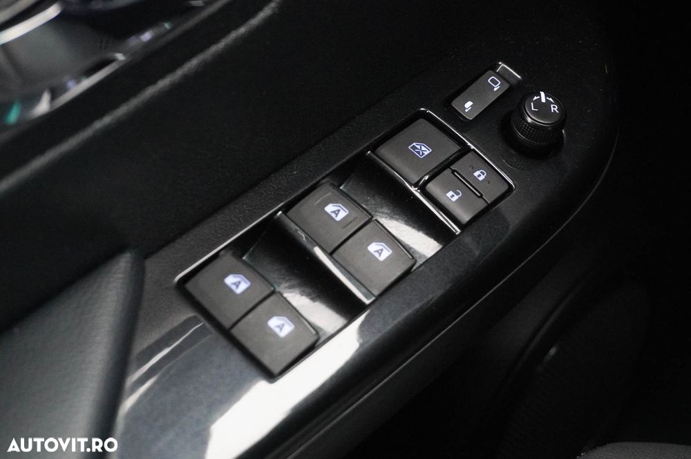 Toyota Hilux 4x4 Double Cab Autm. Invincible - 19