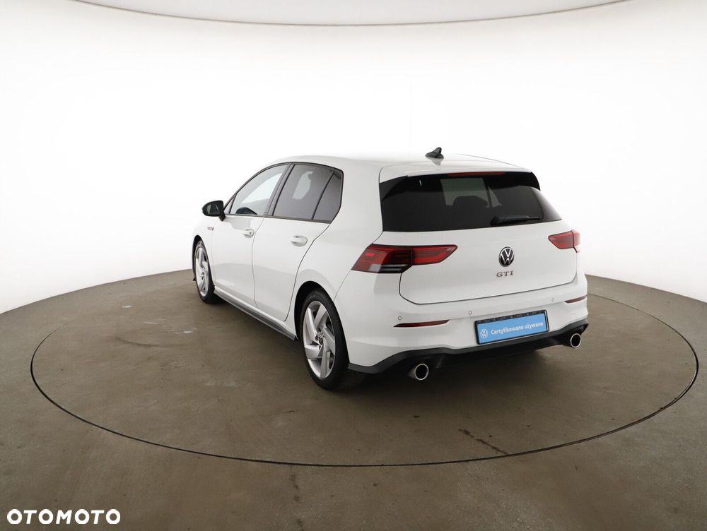 Volkswagen Golf - 25