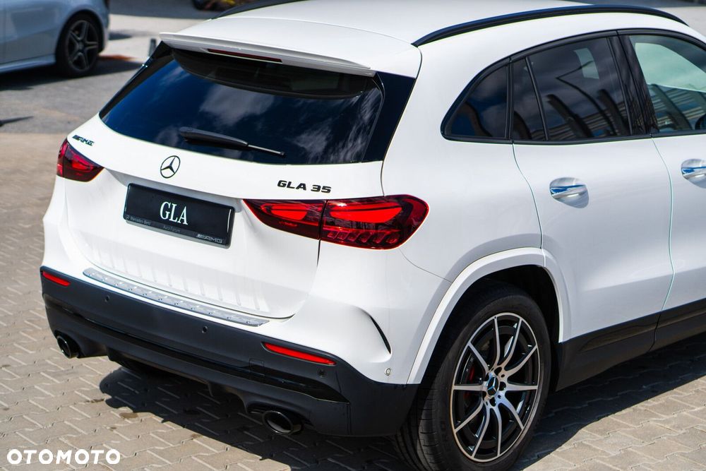 Mercedes-Benz GLA - 9