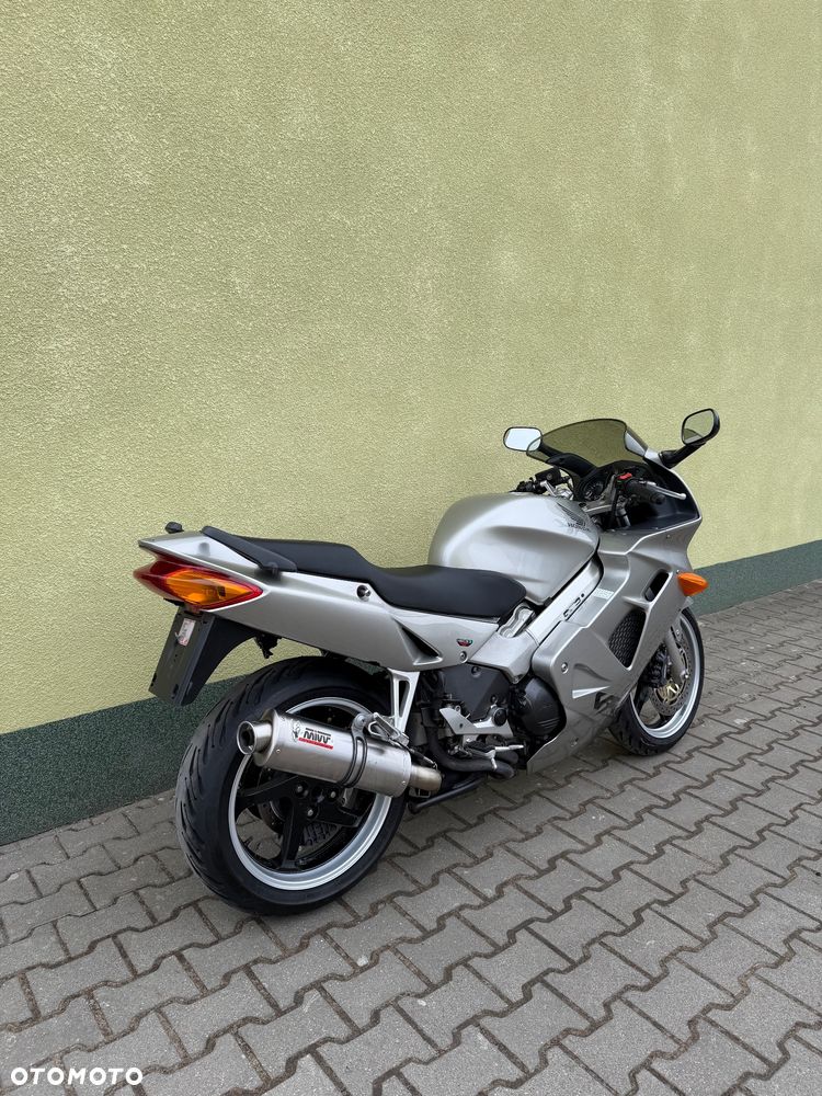 Honda VFR - 10