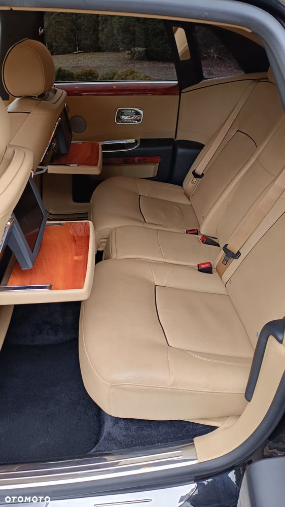 Rolls-Royce Ghost - 28