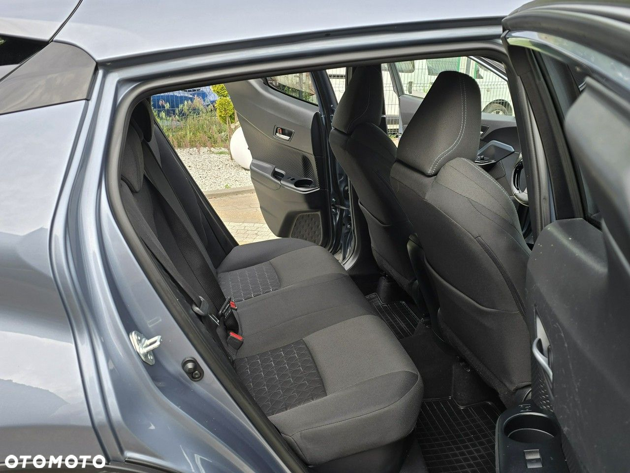 Toyota C-HR - 16