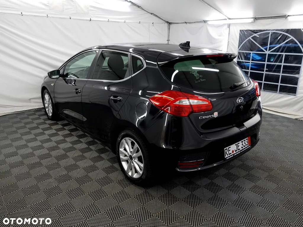 Kia Ceed Cee'd 1.6 GDI L Business Line - 4