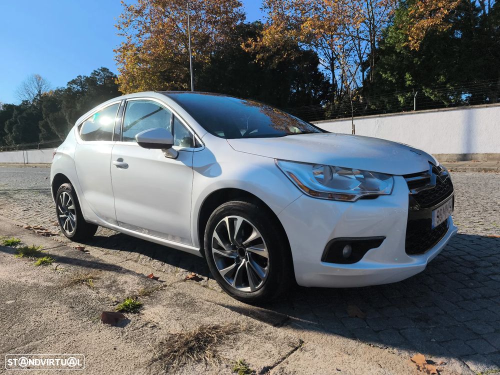 Citroën DS4 1.6 HDi So Chic - 4