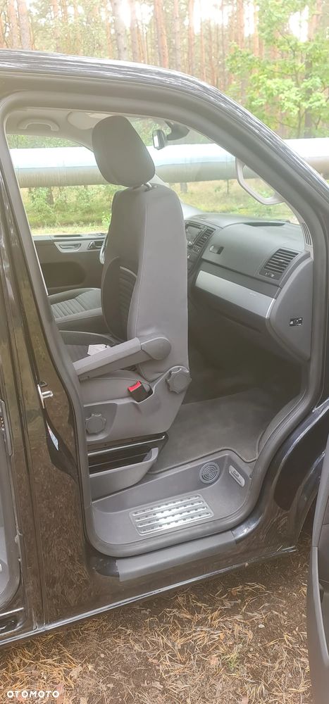 Volkswagen Multivan - 10