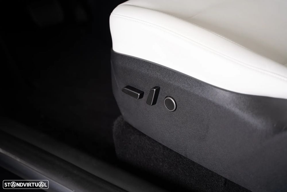 Tesla Model Y Long Range Tração Integral - 14