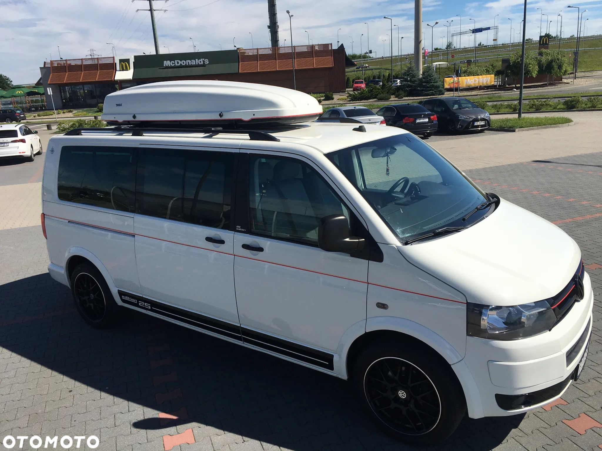 Volkswagen Caravelle - 1