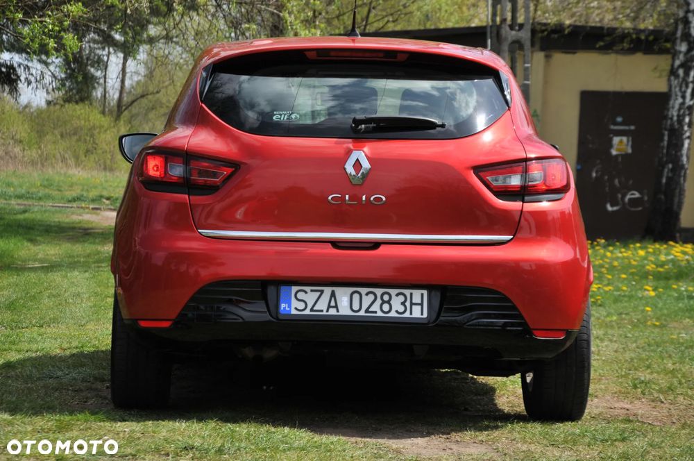 Renault Clio 1.2 16V 75 LIMITED - 13