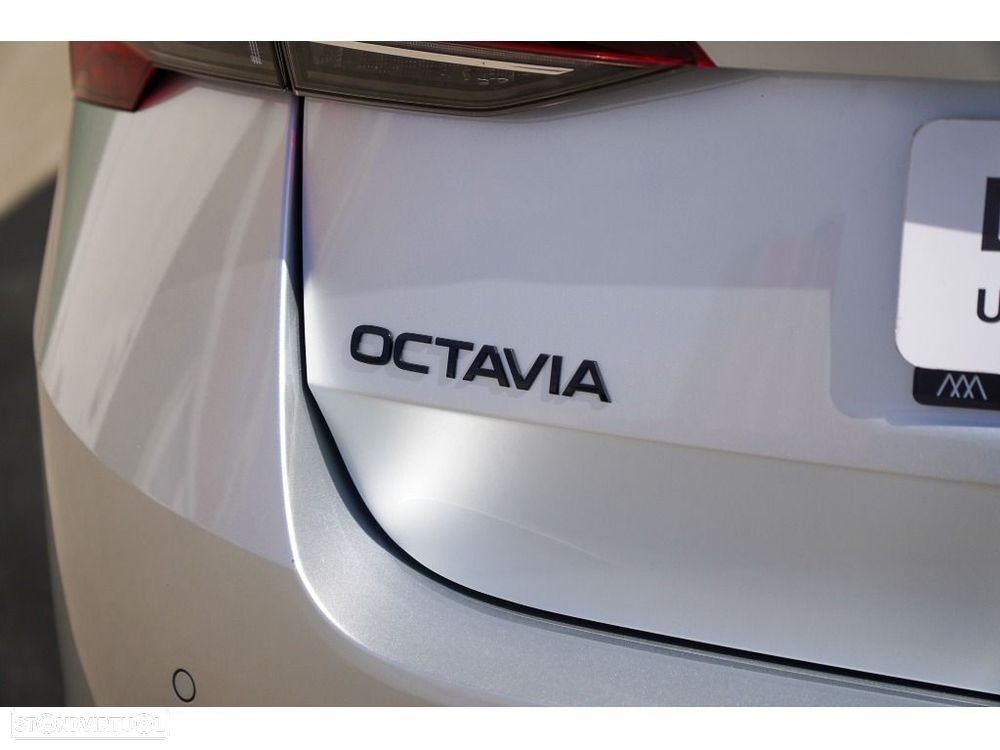 Skoda Octavia Break 2.0 TDI Sportline DSG - 6