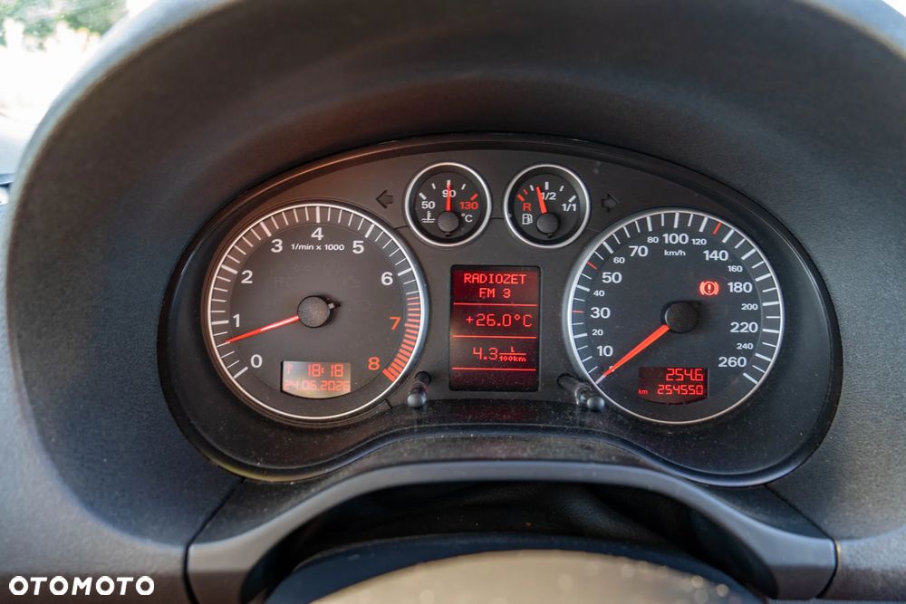 Audi A3 3-drzwiowe 1.6 Ambition - 13