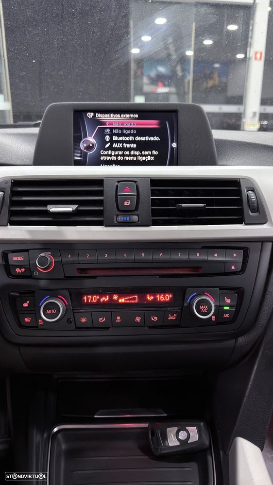 BMW 320 d Luxury Line - 17