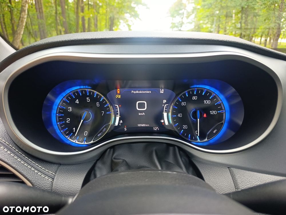 Chrysler Pacifica - 22