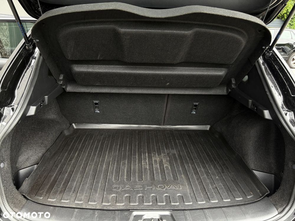 Nissan Qashqai 1.3 DIG-T DCT TEKNA - 34