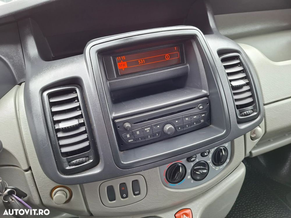 Renault Trafic - 13