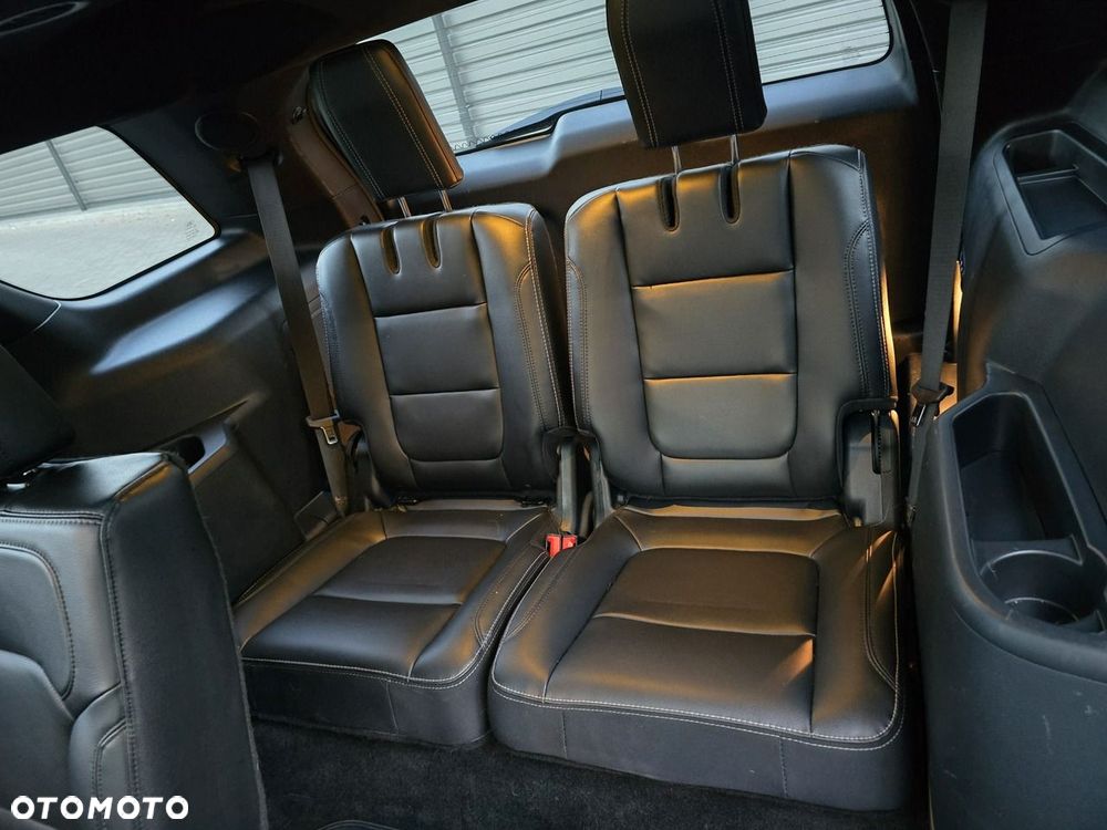 Ford Explorer - 34
