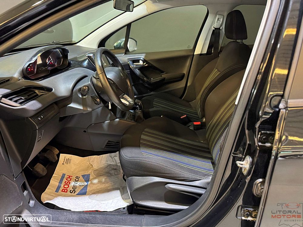 Peugeot 208 1.2 PureTech Style - 14