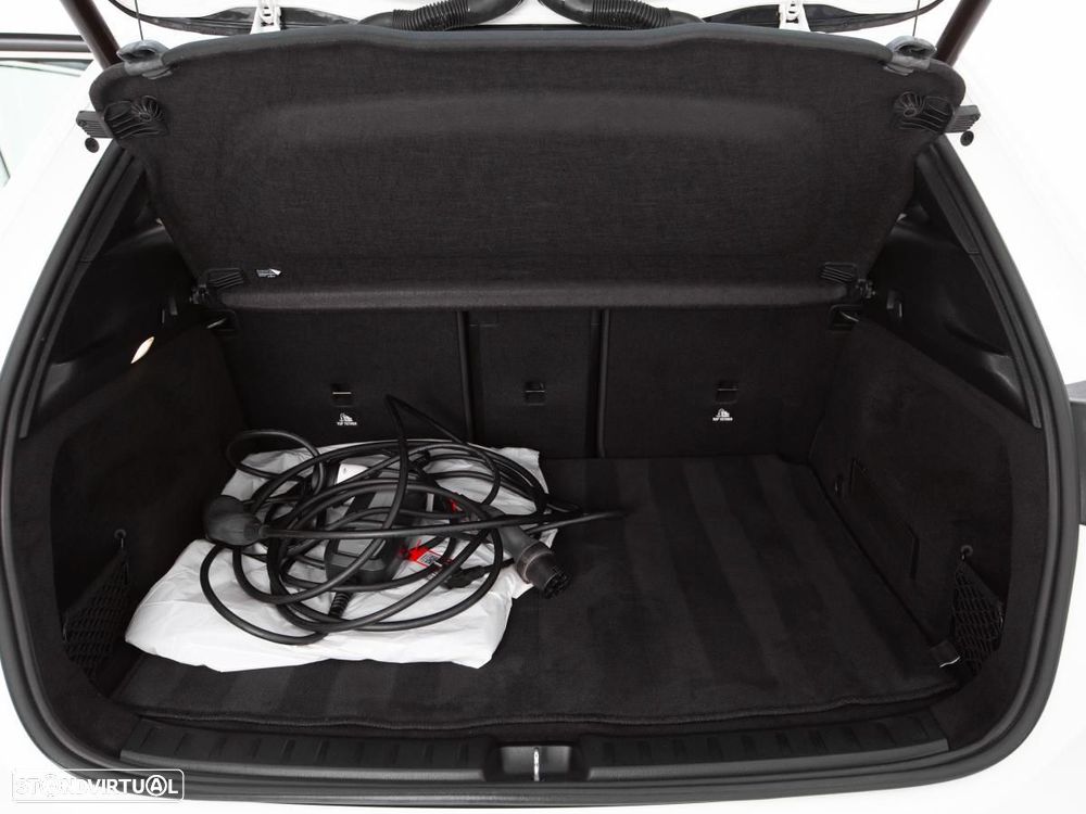 Mercedes-Benz EQA 300 4Matic Progressive - 13