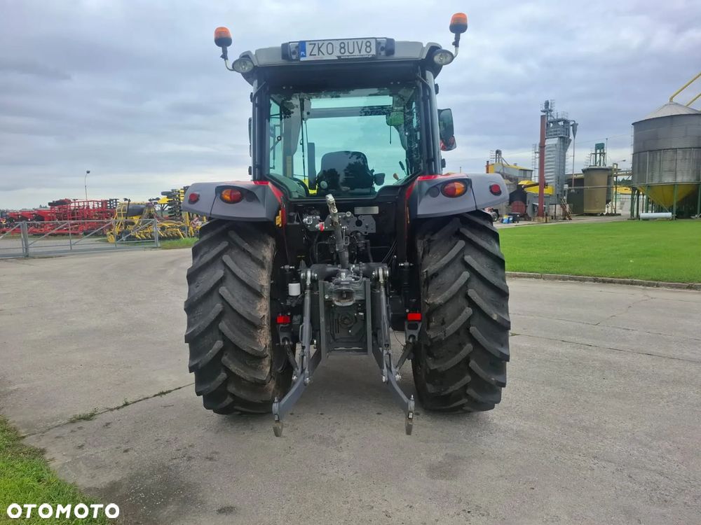 Massey Ferguson 5710M - 4