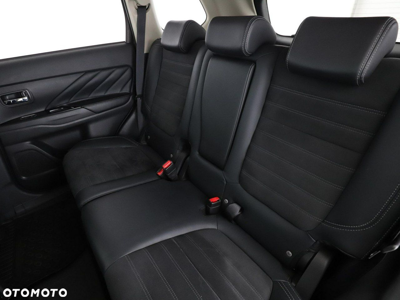 Mitsubishi Outlander 2.4 4WD Plug-In Hybrid - 17