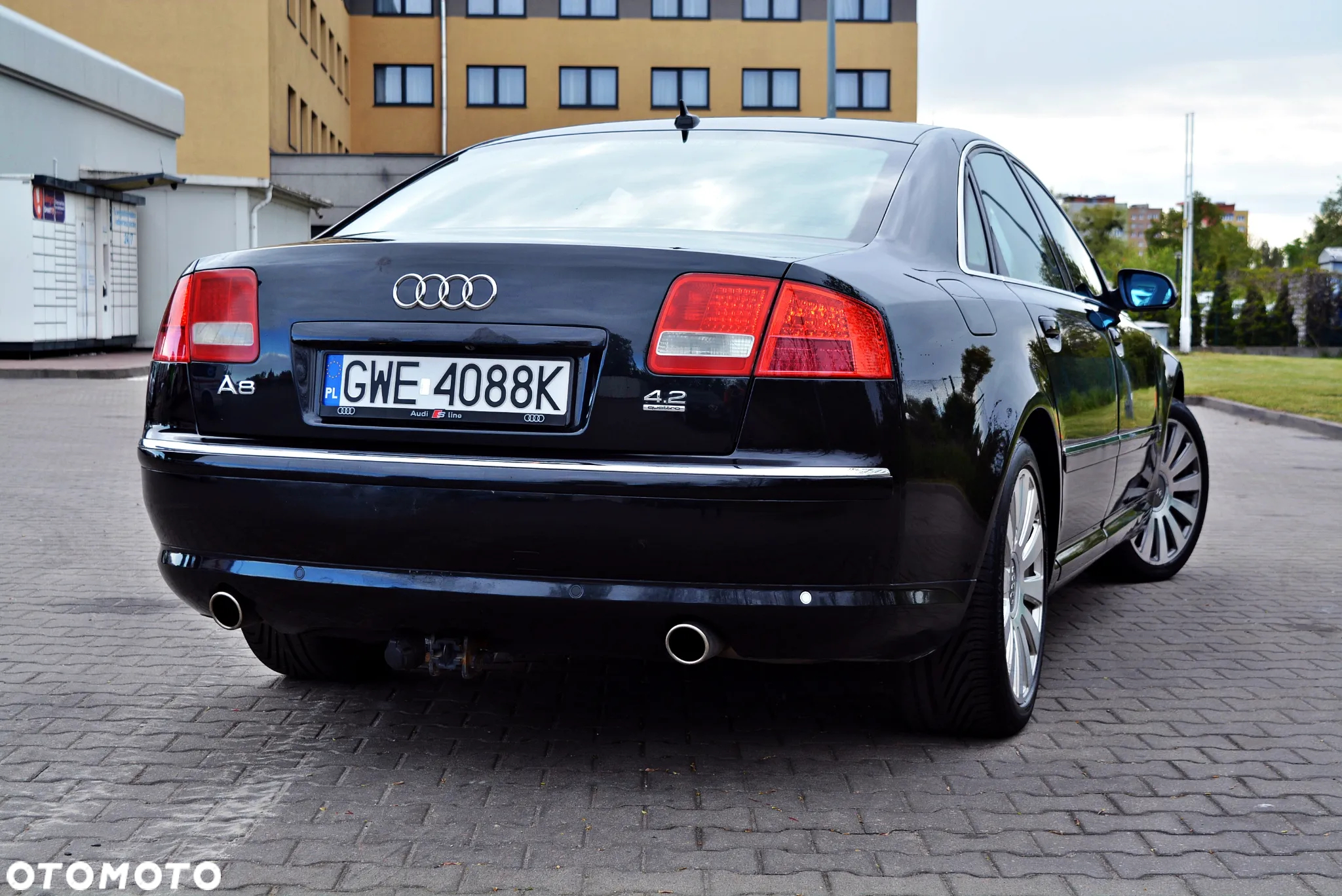 Audi A8 4.2 Quattro - 12