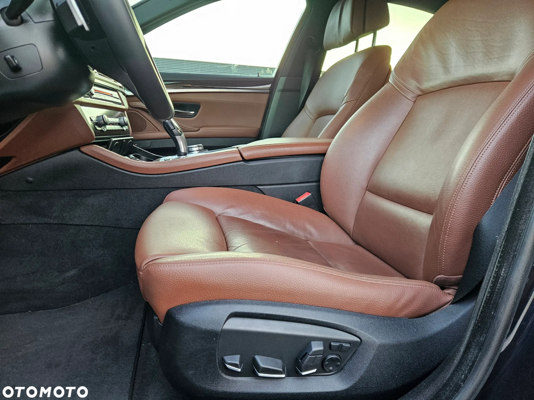 BMW Seria 5 520i Sport-Aut - 35