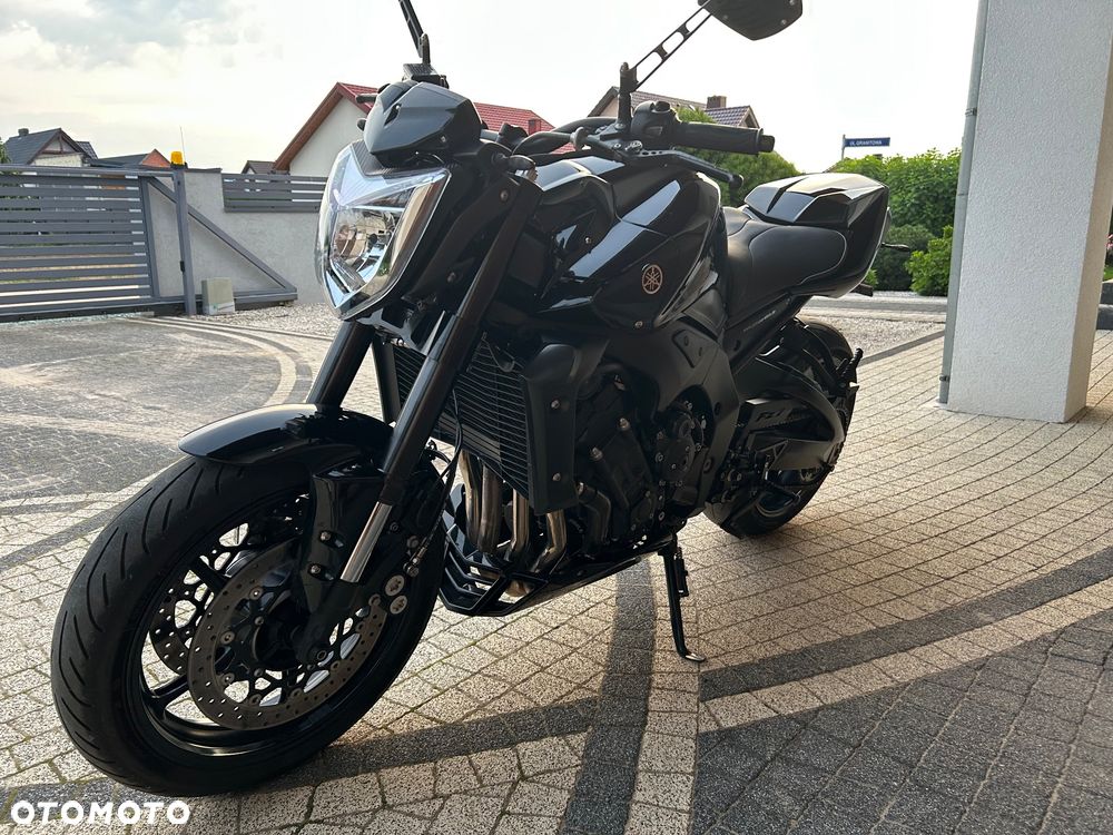 Yamaha FZ - 17