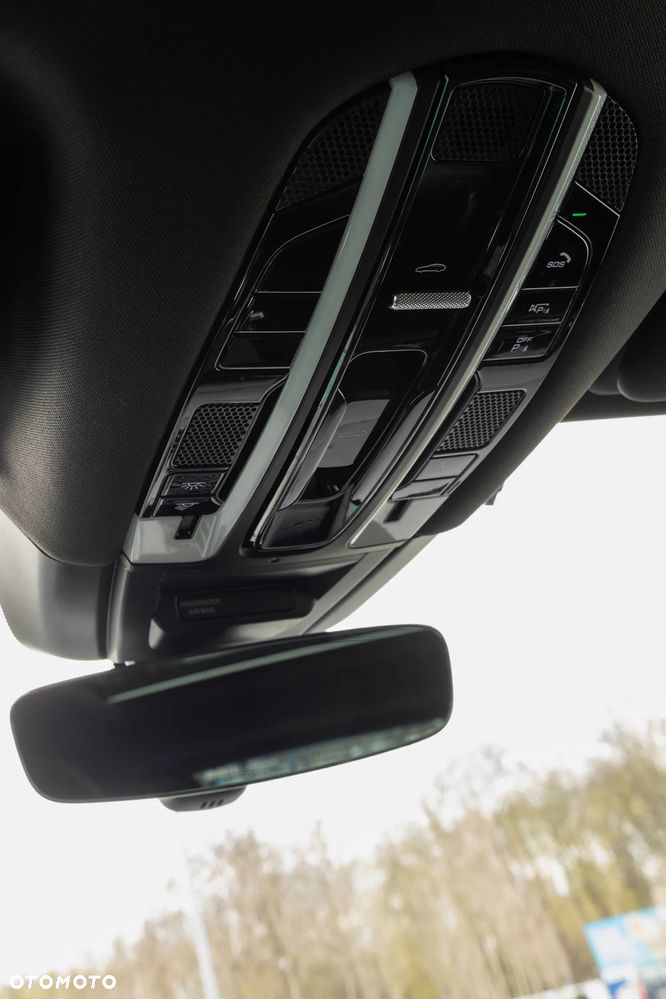 Porsche Cayenne E-Hybrid Tiptronic S Platinum Edition - 32