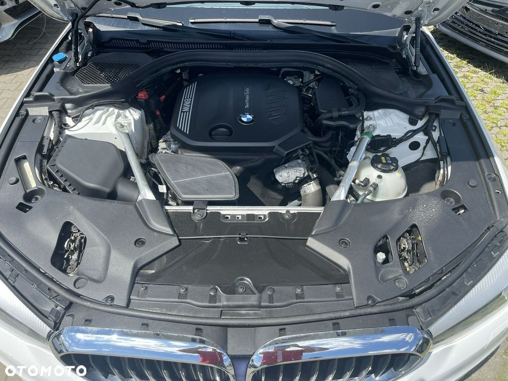 BMW Seria 5 520d xDrive Sport Line - 17