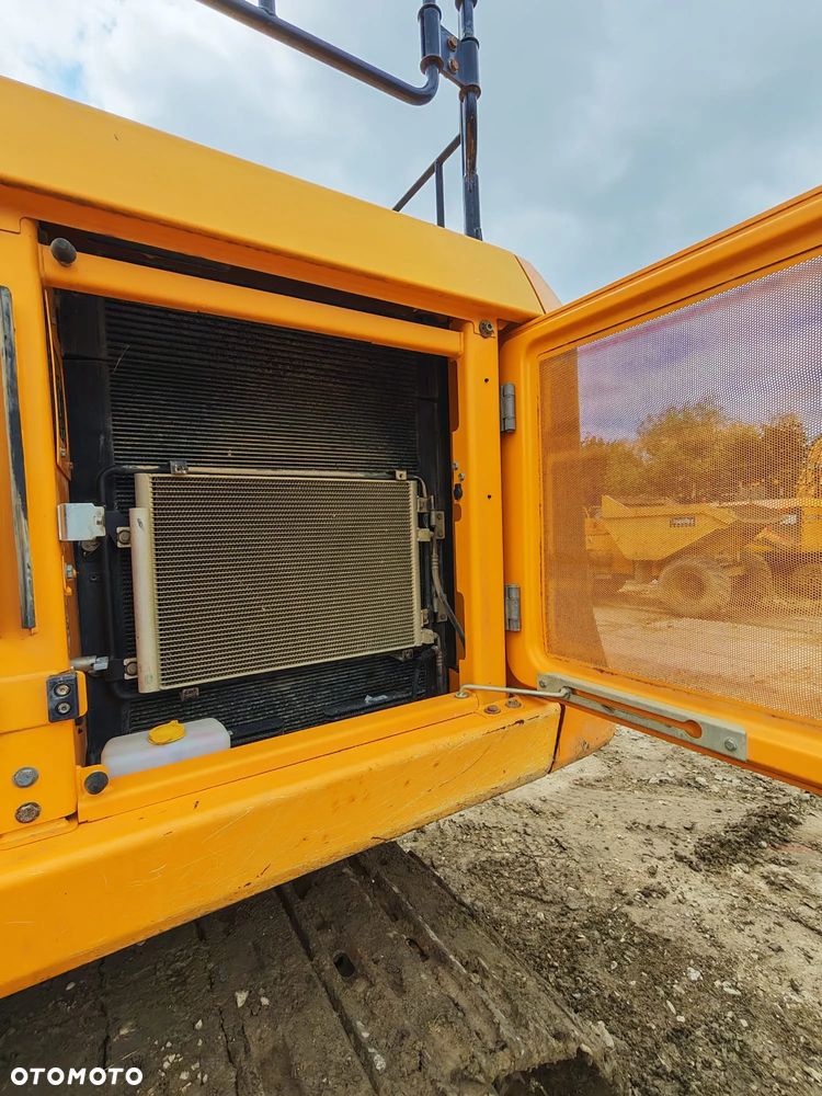JCB 220 XLC - 22