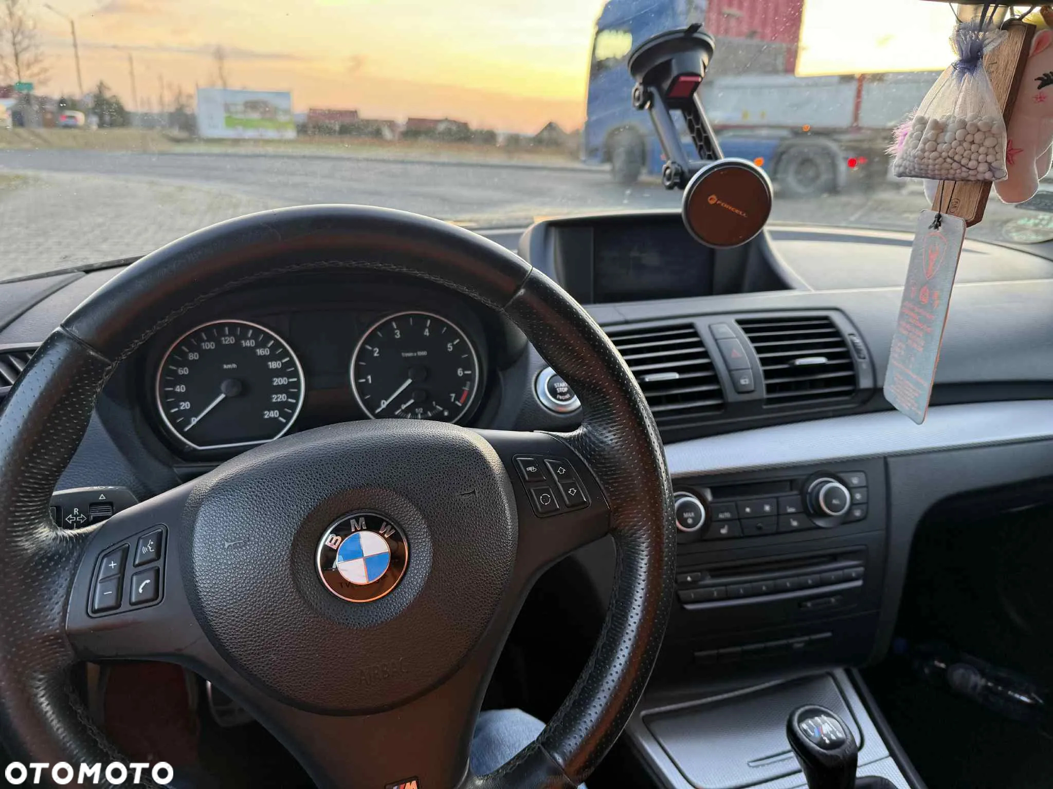 BMW Seria 1 118i - 6