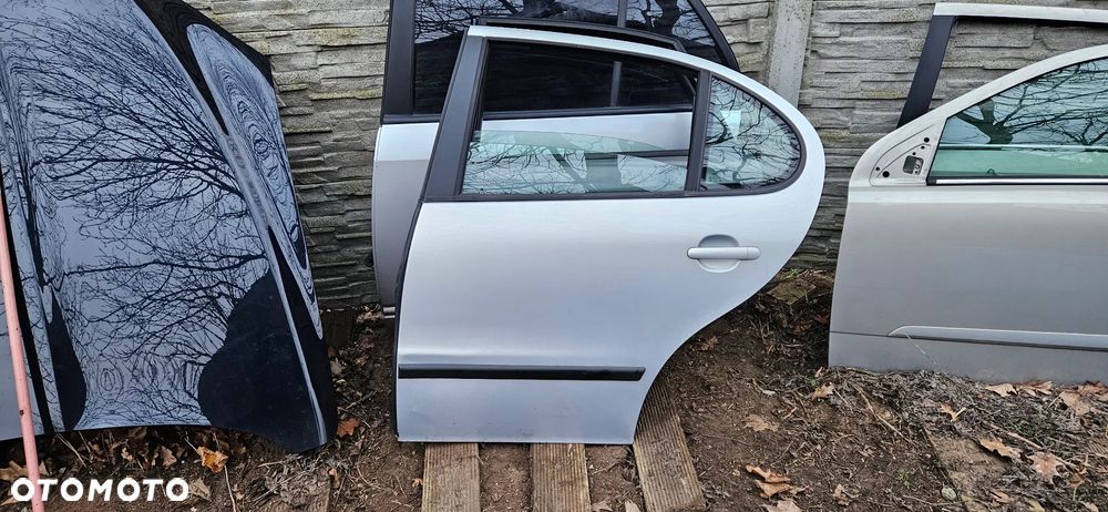 Seat Toledo II 1M Kompletne drzwi Tył Lewy Drzwi Tylne Lewe EUROPA Kolor LB7Z - 1