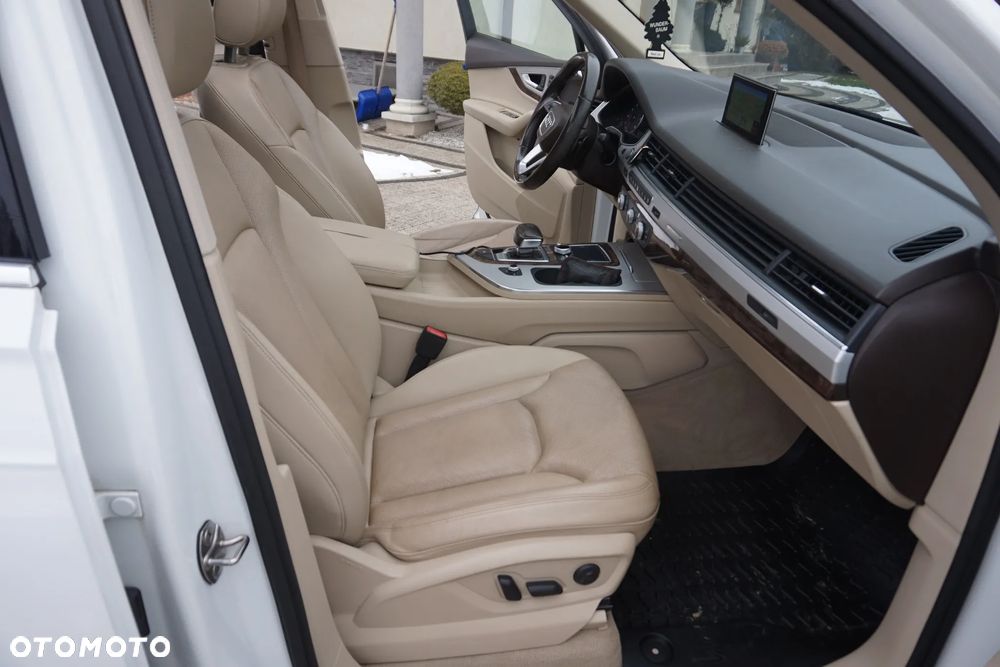Audi Q7 - 32