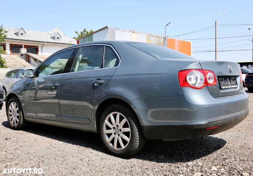Volkswagen Jetta 1.9 TDI Comfortline - 5