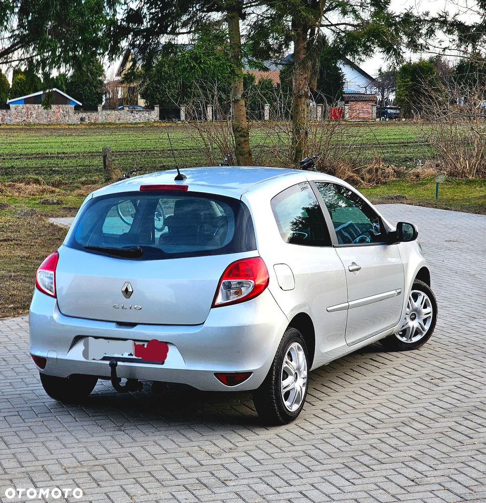 Renault Clio 1.2 16V 75 Expression - 2