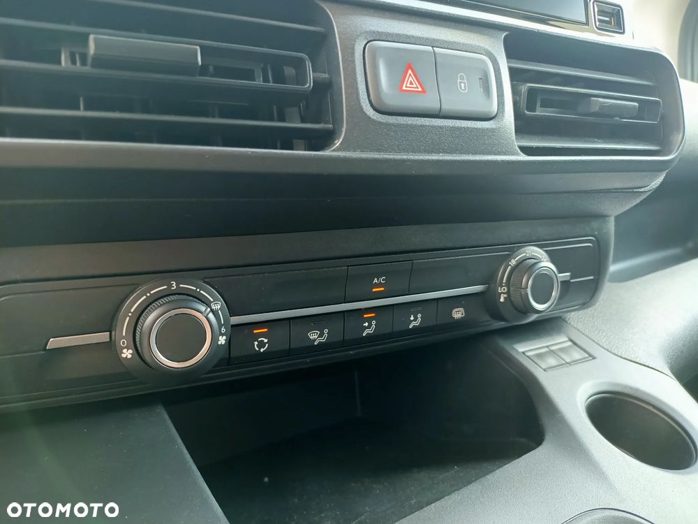 Toyota Proace City Van - 24