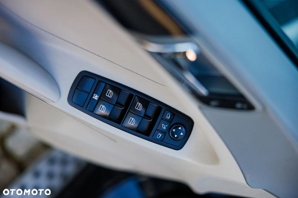 Mercedes-Benz ML - 21