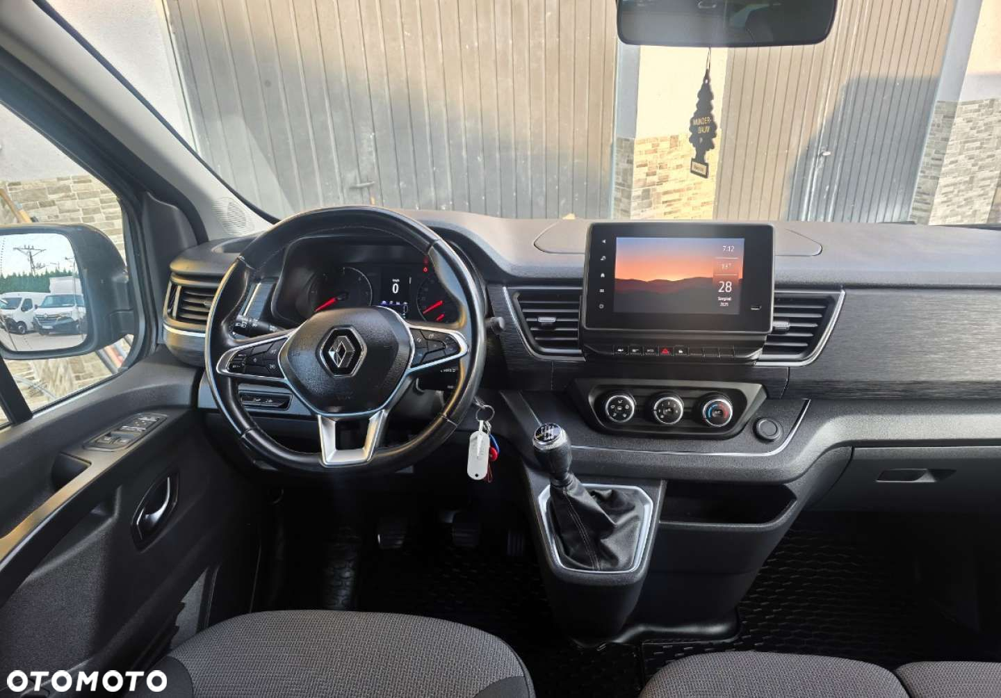 Renault Trafic - 23