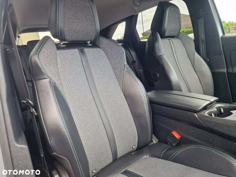 Peugeot 3008 1.6 PureTech Hybrid PHEV Allure S&S EAT8 - 26