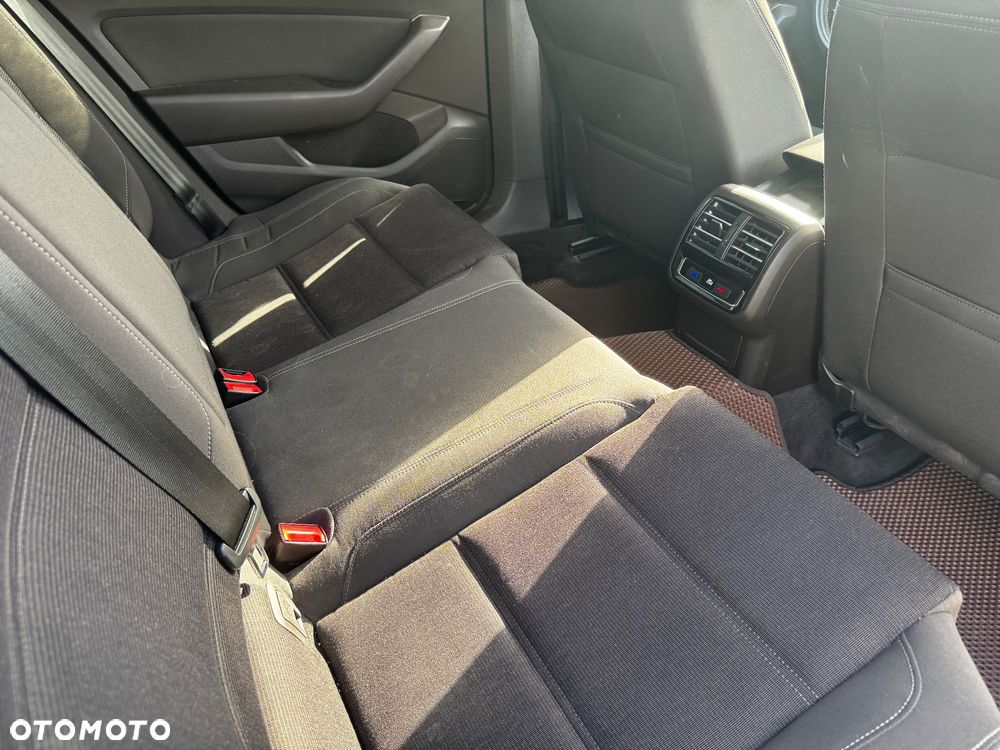 Volkswagen Passat 2.0 TDI SCR Comfortline DSG - 8