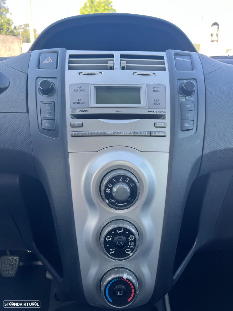 Toyota Yaris 1.0 VVT-i Cool Edition - 4